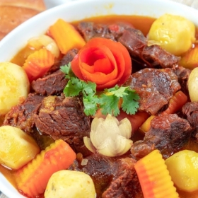 Bắp bò nấu đậu