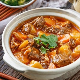 Bò nấu rượu vang