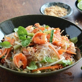 Bún xào thập cẩm