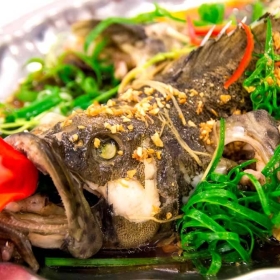Cá mú hấp Hồng Kông