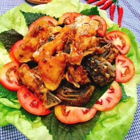 Đầu cá hồi chiên nước mắm