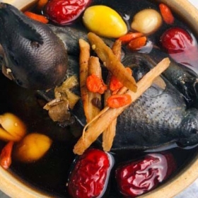 Gà ác tiềm thuốc bắc