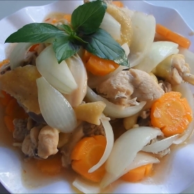 Gà nấu xí muội