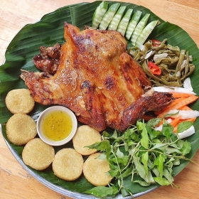 Gà quay xôi chiên 