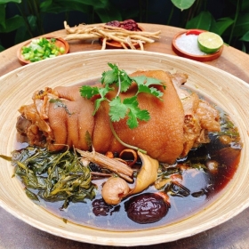 Giò heo tiềm thuốc bắc