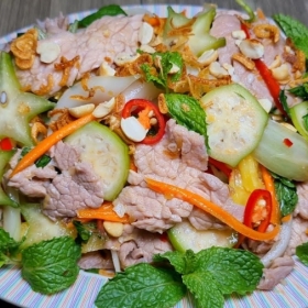 Gỏi nai + bánh phồng 