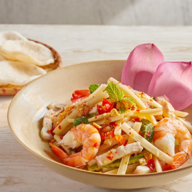 Gỏi ngó sen tôm thịt + bánh phồng 