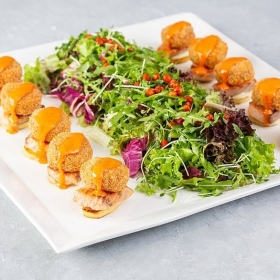 Khai vị 2 món : Càng cua + cá thác lác