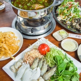 Lẩu cua đồng hải sản