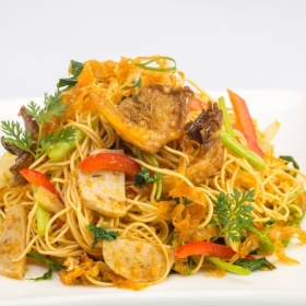 Mì xào tứ xuyên