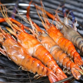 Tôm càng nướng mọi