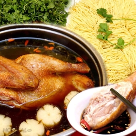 Vịt tiềm bát chân